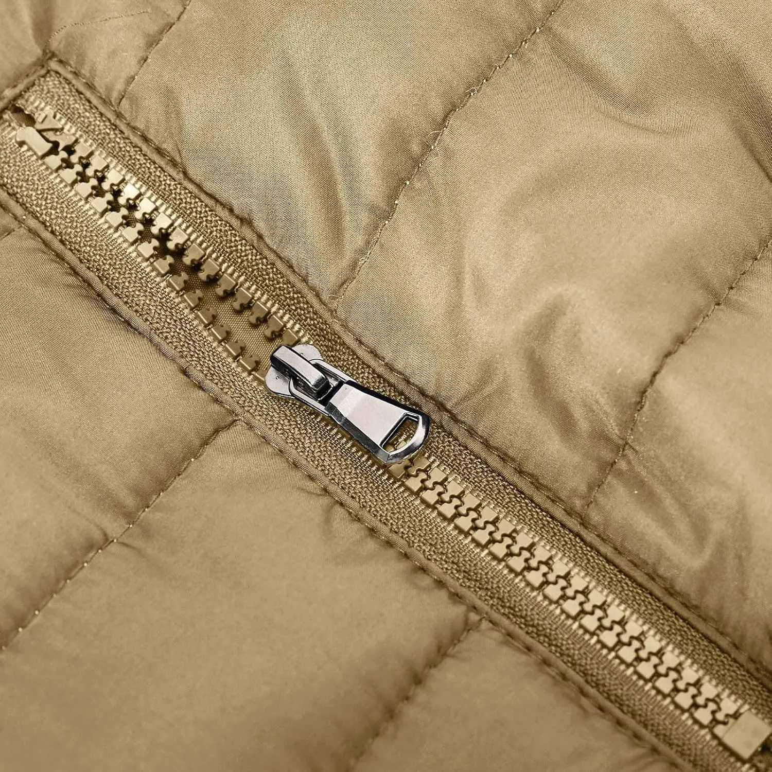 Men's Packable Puffer Jacket Waterproof Hooded Down Coats Quilted Warm Winter Jackets with Zipper Pockets