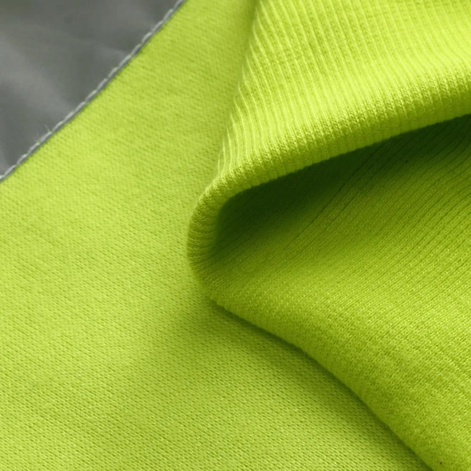 Safety Jackets for Men Waterproof High Visibility Hoodies Full-Zip Work Clothes with Reflective Stripes and Pockets 2025